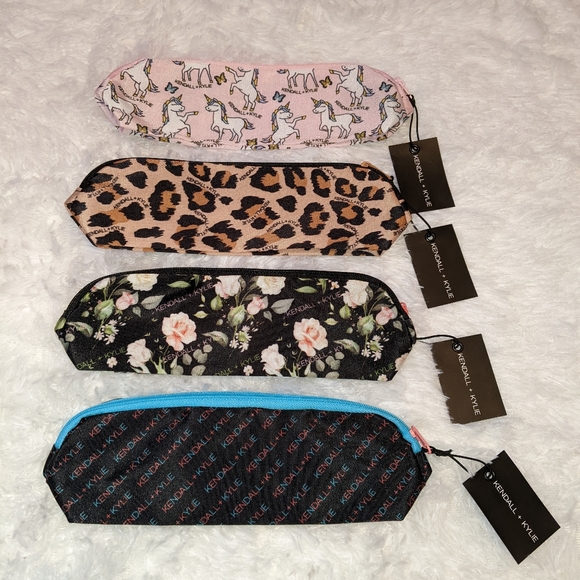 Nwt Kendall & Kylie bundle of 4 pouches/cosmetic bags - Picture 3 of 16
